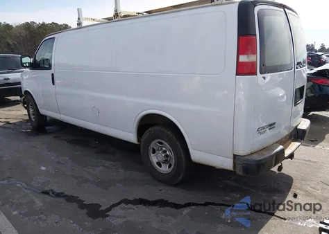 2016 Chevrolet Express 2500 Work Van z USA, uszkodzony, nr VIN 1GCWGBFF3G1229385